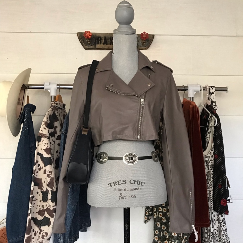 Forever 21 NWOT faux leather cropped jacket